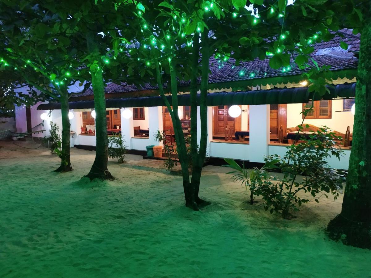 Sea Hut Homestay Коччи Экстерьер фото