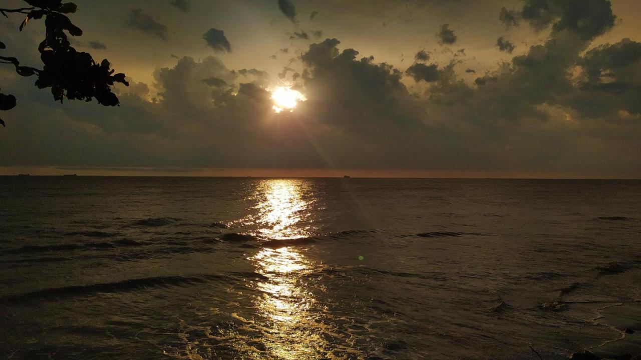 Sea Hut Homestay Коччи Экстерьер фото