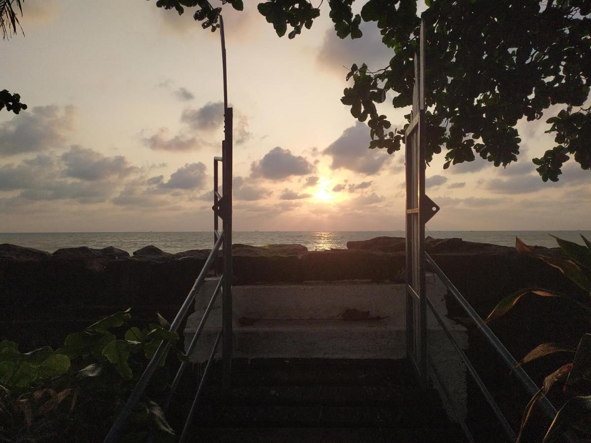 Sea Hut Homestay Коччи Экстерьер фото